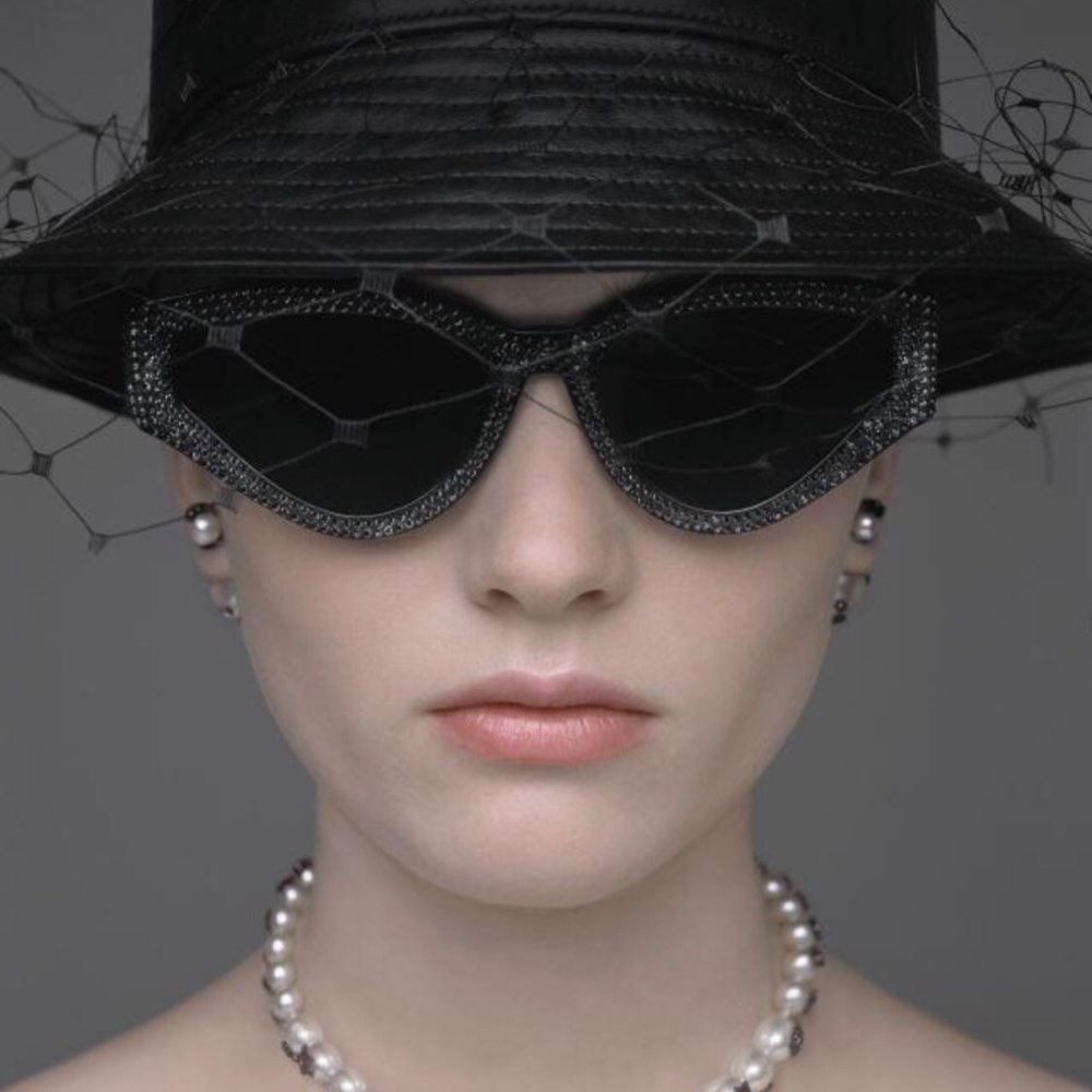 NEW DIOR TEDDY D PEARL CHOKER NECKLACE WITH CRYSTAL MOTIFS timeless Parisian - Picture 7 of 9